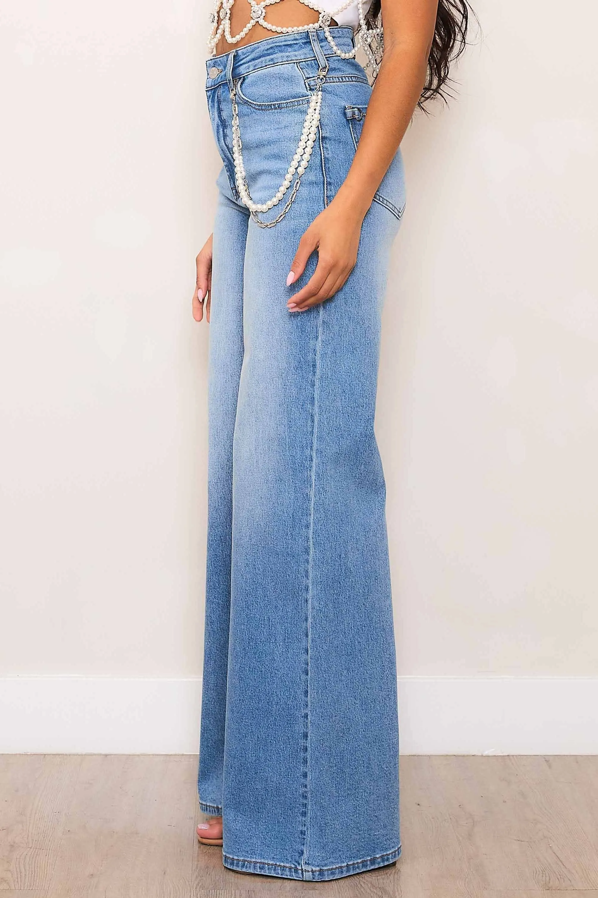 High-Rise Wide Leg Jeans With Pearl String