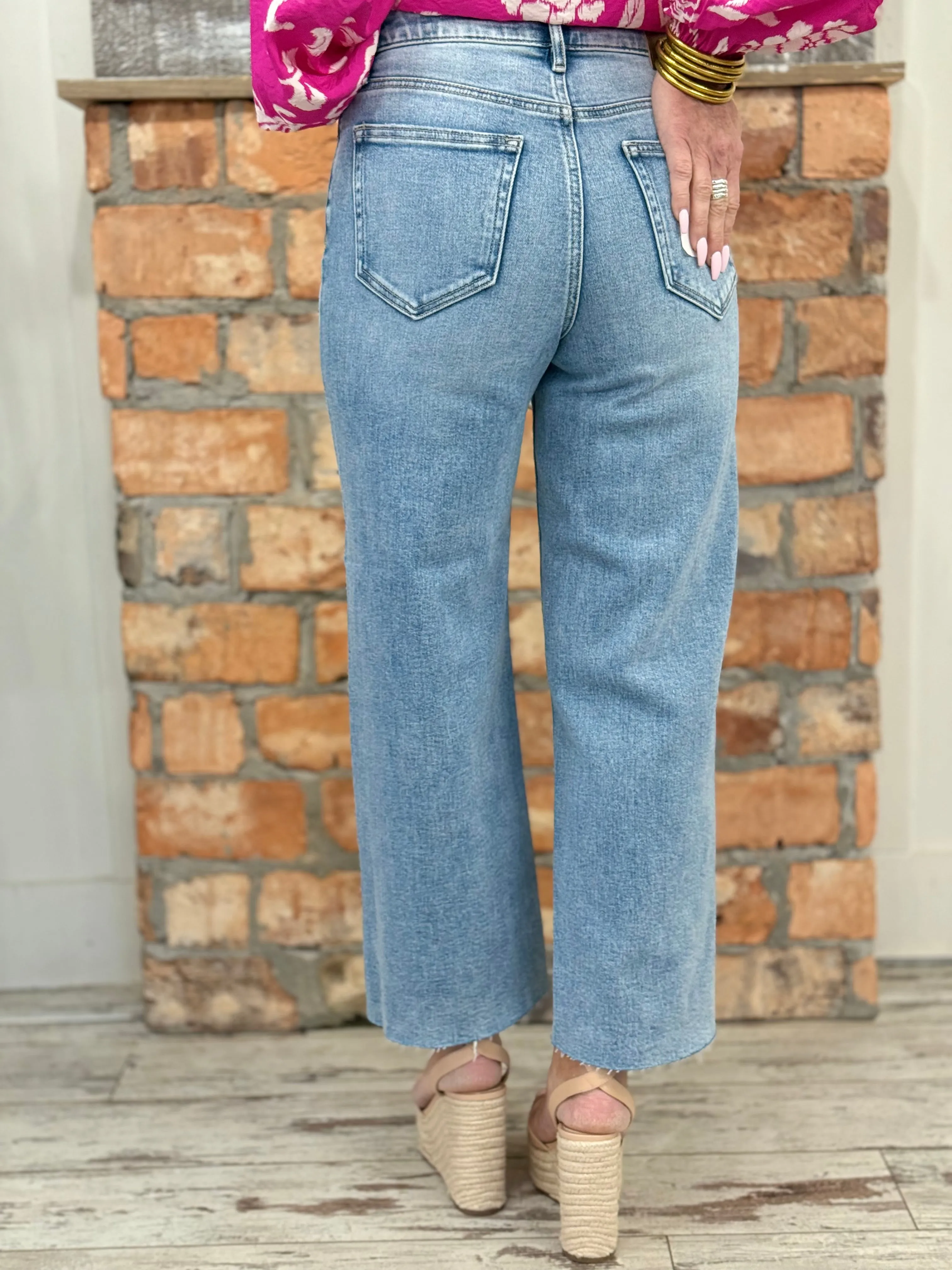 Raw Edge Cropped Wide Leg Jeans