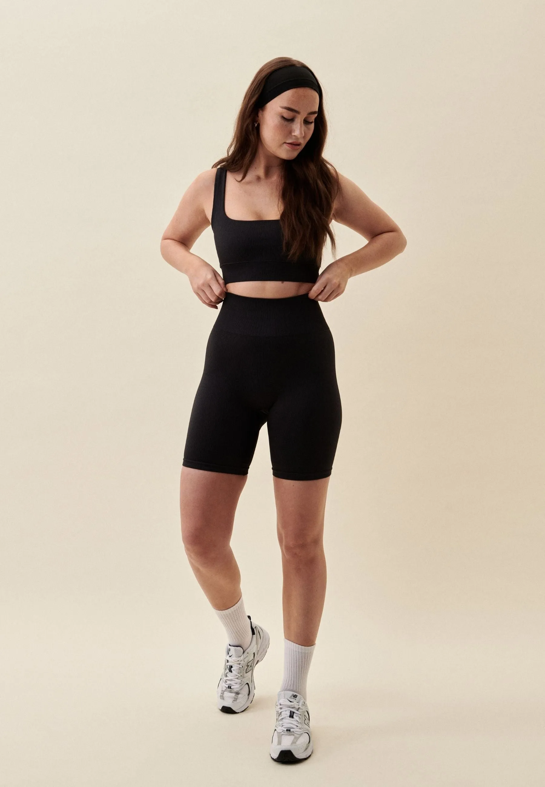 Ribbed Seamless Shorts - Dusty Black