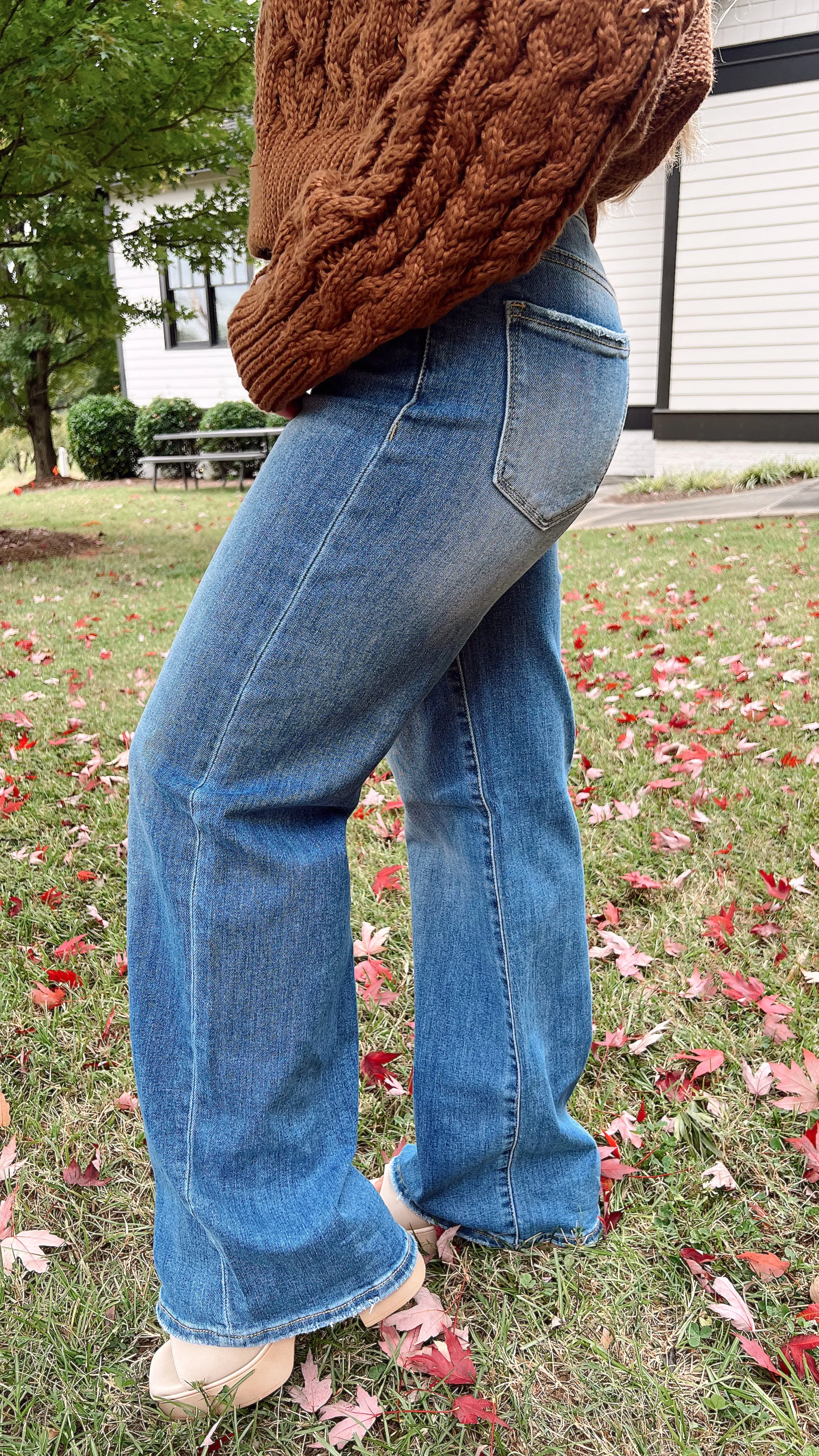 The Nancy Mid Rise Crossover Jean By Risen